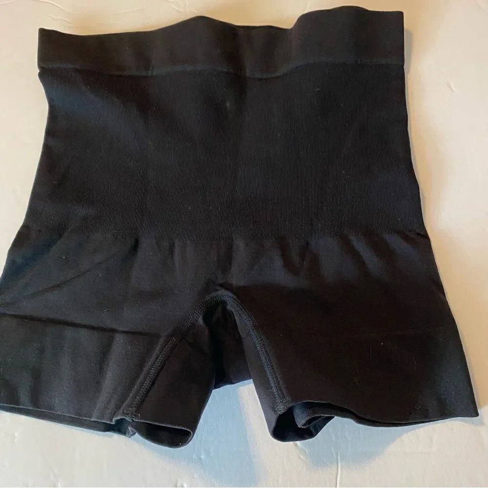 Assets by Spanx black mid rise Shapewear seamless bottoms booty shorts S